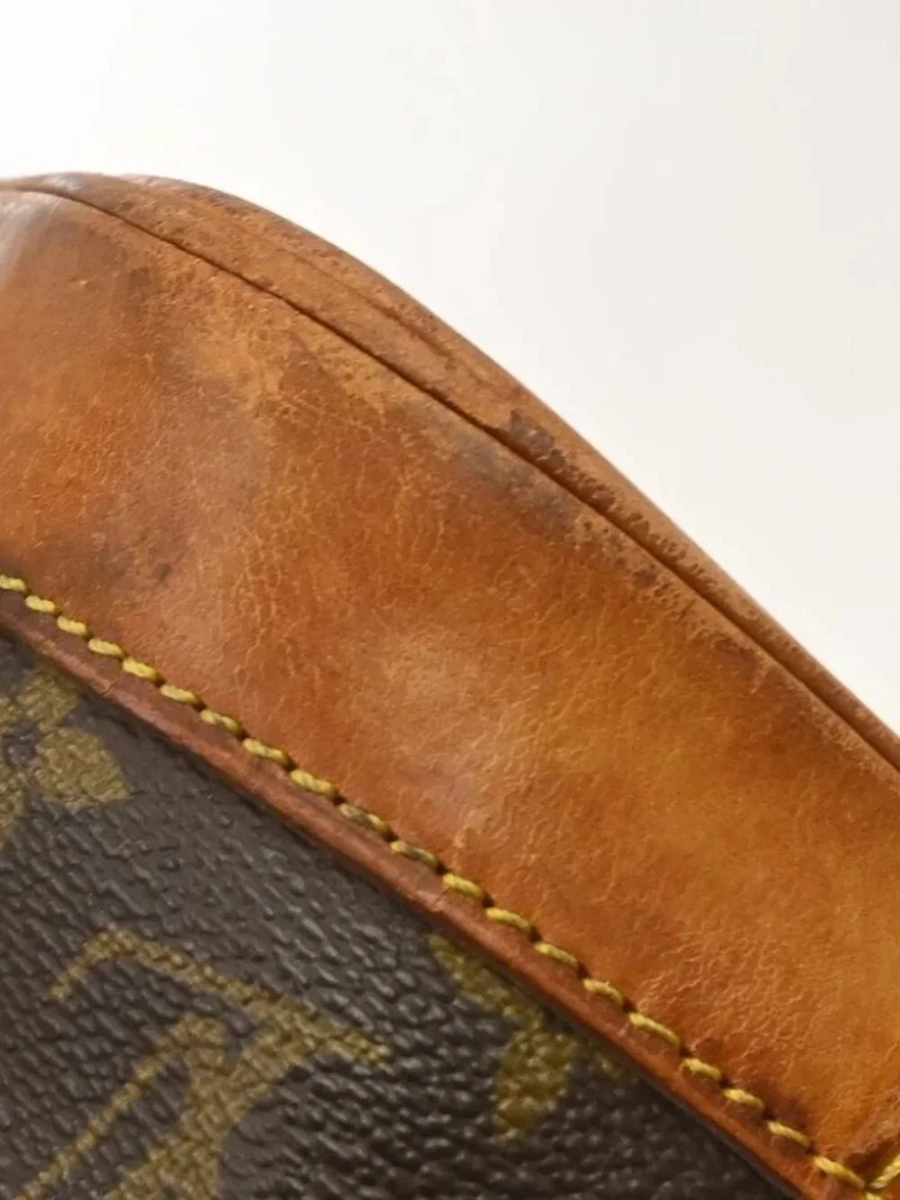 LOUIS VUITTON ALMA HANDBAG MONOGRAM